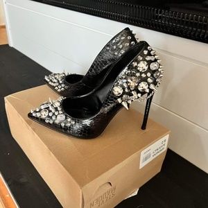 steve madden heels never worn